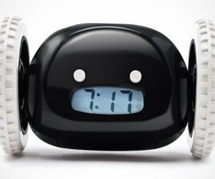 clocky alarm clock on wheels (3)