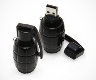 8GB Grenade Flash Drive