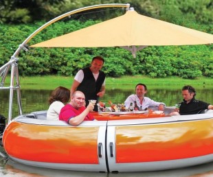 Barbecue Dining Boat