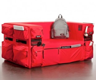 Eastpak Sofa "Built to Resist"