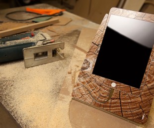 Cracked Wood iStand for iPad Mini