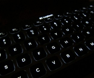 Logitech Bluetooth Illuminated Keyboard K810