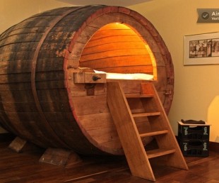 Beer barrel bedroom (8)