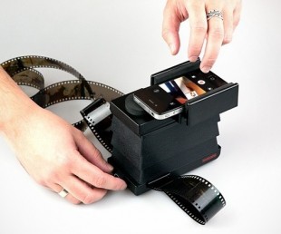 The Lomography Film Scanner for Smartphone (2)