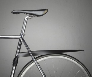 Musguard: A removable, rollable bicycle fender