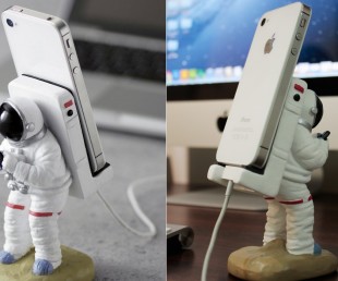 Smartphone Mount Astronauts (1)