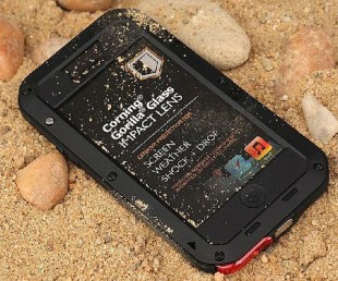 This Rugged iPhone 5C Case is Shockproof Dustproof and Weatherproof (1)