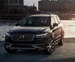 Volvo XC90 is a Mid-size Luxury Crossover SUV (12)