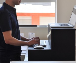 This Flat-Packed Standing Desk is Made Entirely Out of Cardboard (6)